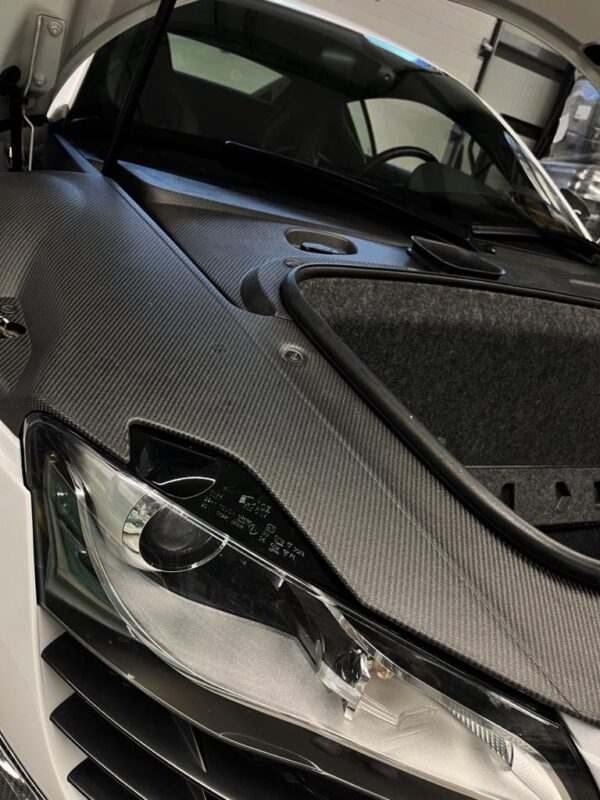 Audi R8 Typ 42 Kofferraumverkleidung in Sichtcarbon – Bild 3